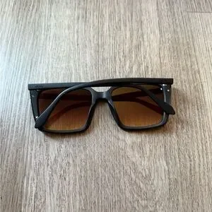 Quay Australia | Accessories | Quay Australia Front Cover  display picture 1